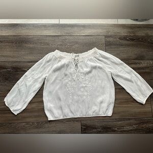 Lady Dutch/ woman’s L/ Embroidered  Top/ 100% viscose/ Sale🌞 3 for $15
